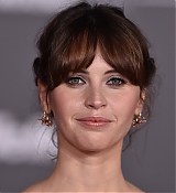 Rogue_One_A_Star_Wars_Story_Premiere_in_Hollywood_2811329.jpg