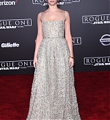 Rogue_One_A_Star_Wars_Story_Premiere_in_Hollywood_2811429.jpg