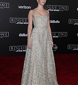 Rogue_One_A_Star_Wars_Story_Premiere_in_Hollywood_2811729.jpg