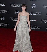 Rogue_One_A_Star_Wars_Story_Premiere_in_Hollywood_2812729.jpg