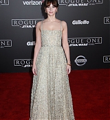 Rogue_One_A_Star_Wars_Story_Premiere_in_Hollywood_2812829.jpg