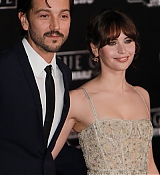 Rogue_One_A_Star_Wars_Story_Premiere_in_Hollywood_2813529.jpg