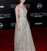 Rogue_One_A_Star_Wars_Story_Premiere_in_Hollywood_281429.jpg