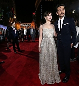 Rogue_One_A_Star_Wars_Story_Premiere_in_Hollywood_2814729.jpg