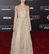 Rogue_One_A_Star_Wars_Story_Premiere_in_Hollywood_2818029.jpg
