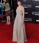 Rogue_One_A_Star_Wars_Story_Premiere_in_Hollywood_2820629.jpg