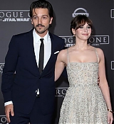 Rogue_One_A_Star_Wars_Story_Premiere_in_Hollywood_2823629.jpg