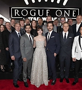 Rogue_One_A_Star_Wars_Story_Premiere_in_Hollywood_2823829.jpg
