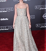 Rogue_One_A_Star_Wars_Story_Premiere_in_Hollywood_2826429.jpg