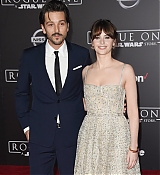 Rogue_One_A_Star_Wars_Story_Premiere_in_Hollywood_2826629.jpg