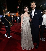 Rogue_One_A_Star_Wars_Story_Premiere_in_Hollywood_2826829.jpg