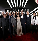 Rogue_One_A_Star_Wars_Story_Premiere_in_Hollywood_2827629.jpg