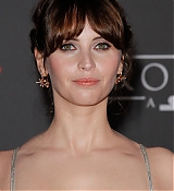Rogue_One_A_Star_Wars_Story_Premiere_in_Hollywood_282829.jpg