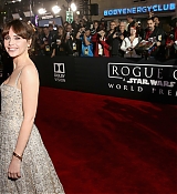 Rogue_One_A_Star_Wars_Story_Premiere_in_Hollywood_2829629.jpg