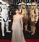 Rogue_One_A_Star_Wars_Story_Premiere_in_Hollywood_2829829.jpg