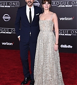 Rogue_One_A_Star_Wars_Story_Premiere_in_Hollywood_2830229.jpg