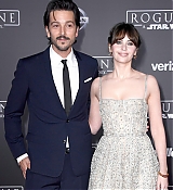 Rogue_One_A_Star_Wars_Story_Premiere_in_Hollywood_28329.jpg
