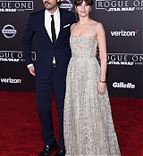 Rogue_One_A_Star_Wars_Story_Premiere_in_Hollywood_283629.jpg