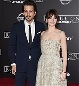 Rogue_One_A_Star_Wars_Story_Premiere_in_Hollywood_286629.jpg