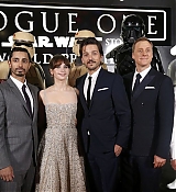 Rogue_One_A_Star_Wars_Story_Premiere_in_Hollywood_287729.jpg
