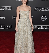 Rogue_One_A_Star_Wars_Story_Premiere_in_Hollywood_287929.jpg