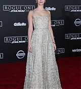 Rogue_One_A_Star_Wars_Story_Premiere_in_Hollywood_288929.jpg